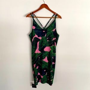 NWT Goodnight Macaroon  Pink and Green Palm Leaf D